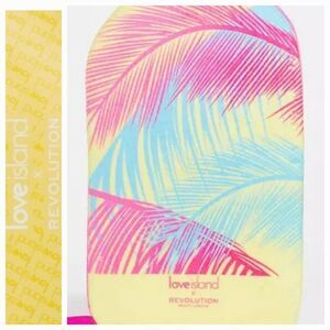 Makeup Revolution X Love Island Tanning Mitt